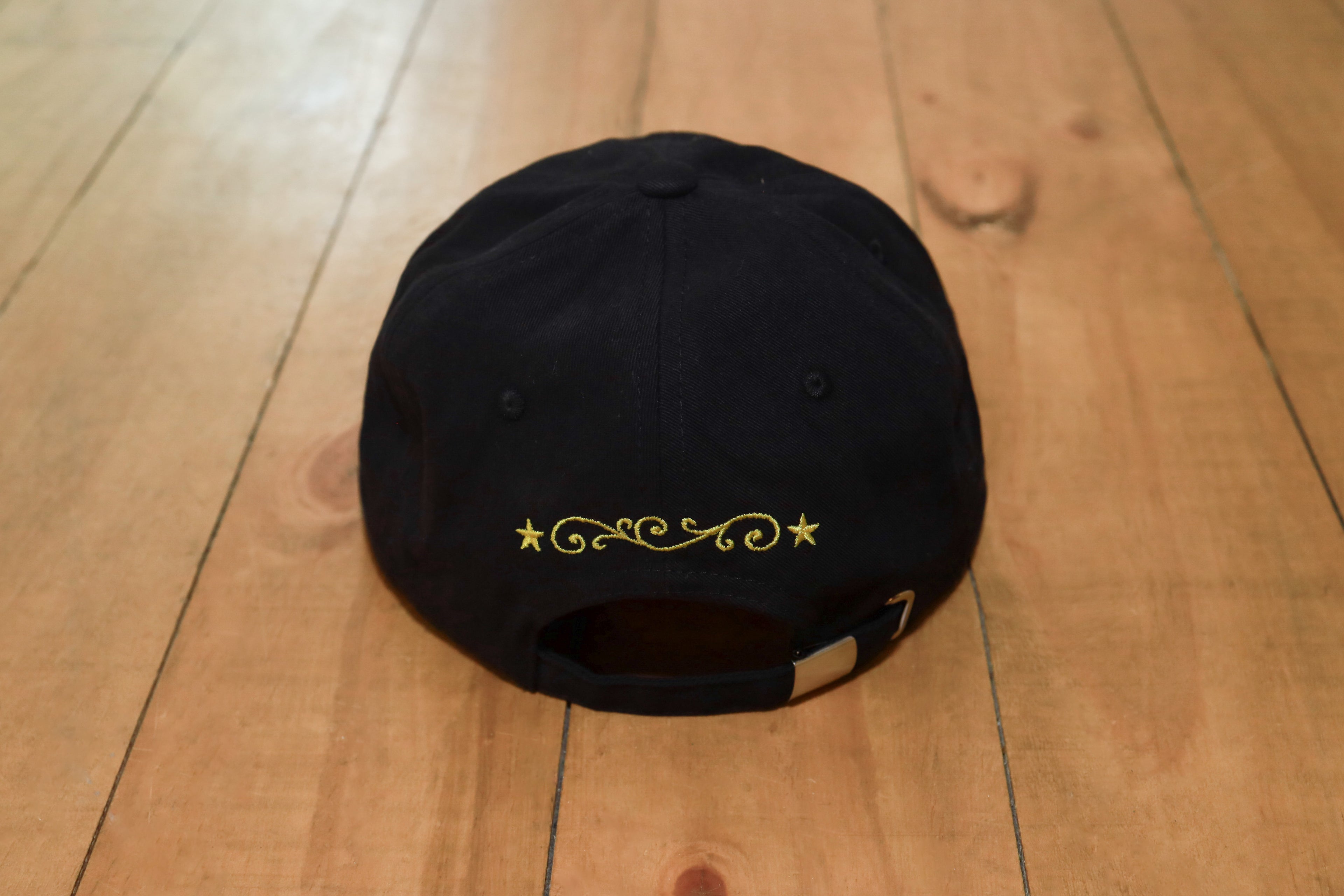 "No Comparison" Cap Black
