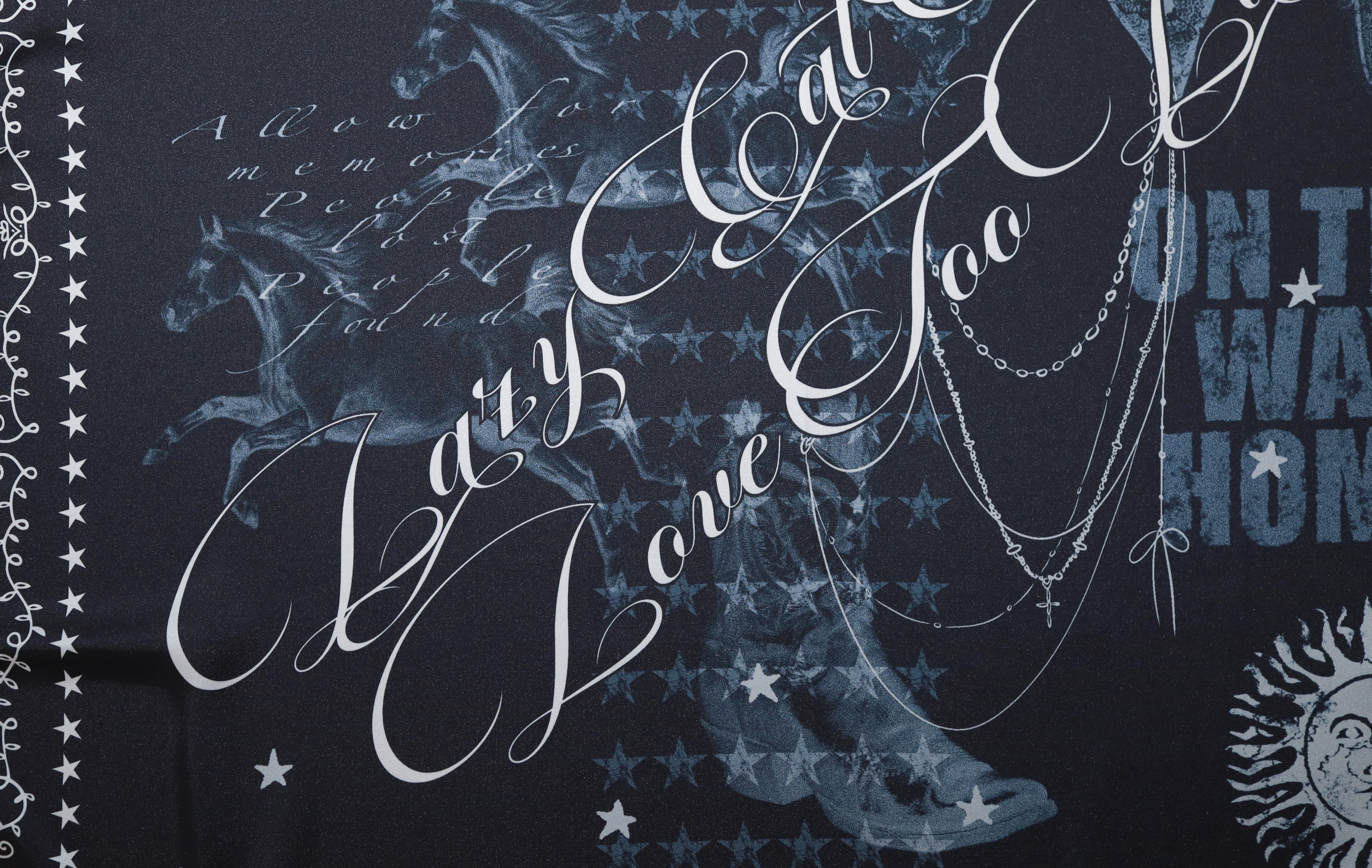 "Way Back Home" Scarf Black