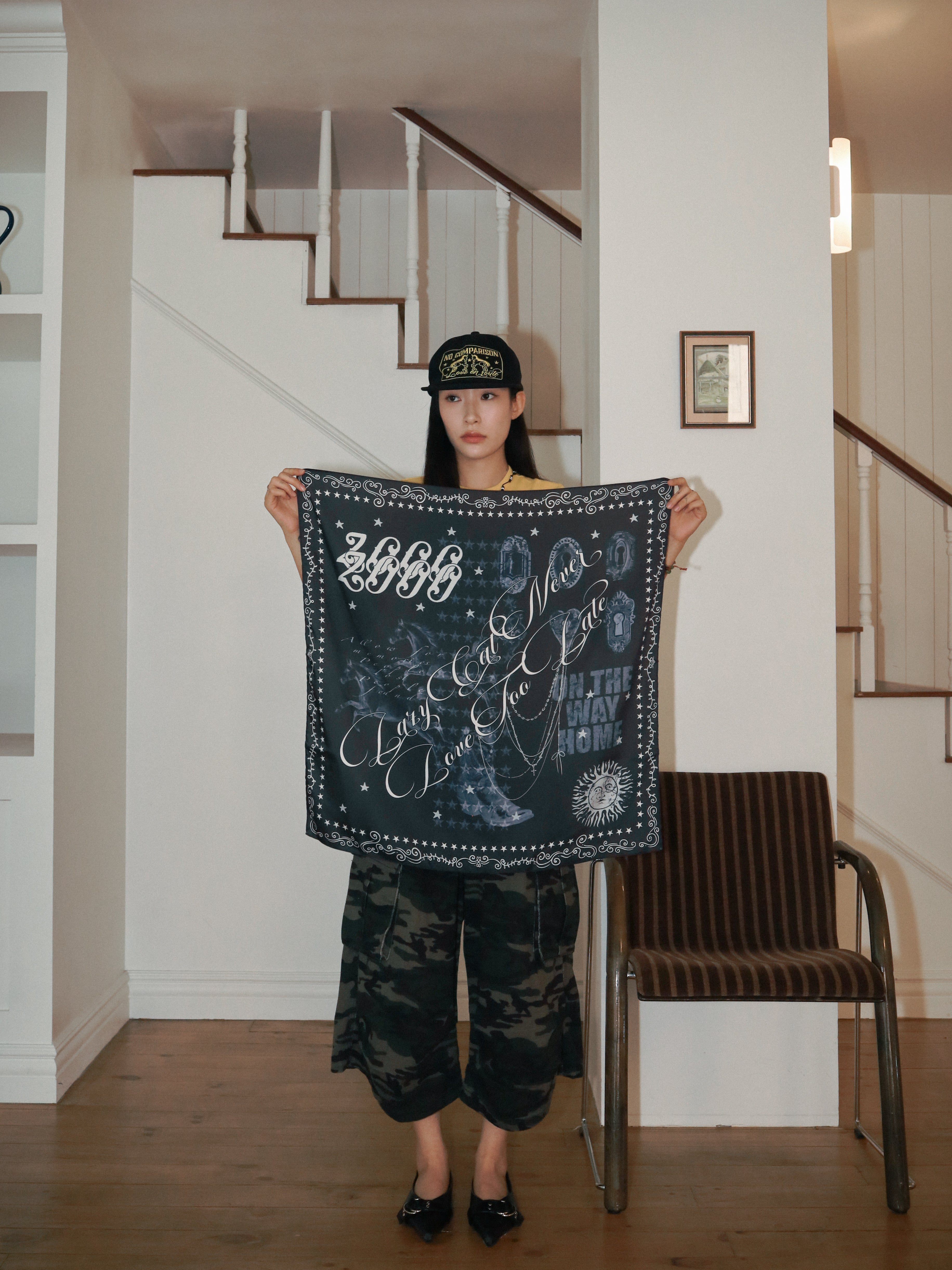 "Way Back Home" Scarf Black